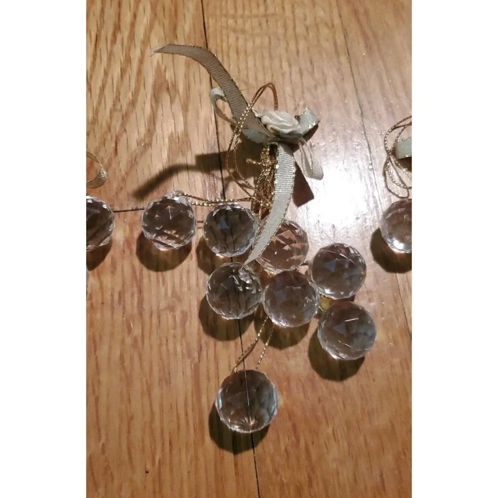 Vintage Clear Faceted Lucite Ornaments Lot Of 4‎ Roses Victorian Theme